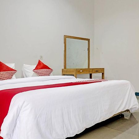Oyo 90483 Homestay Permata Syariah Bangko Exterior foto